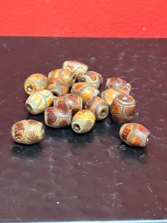 Set of 30 early antique indigenous Venetian glass trade beads  perfect for collecting or necklace making -
