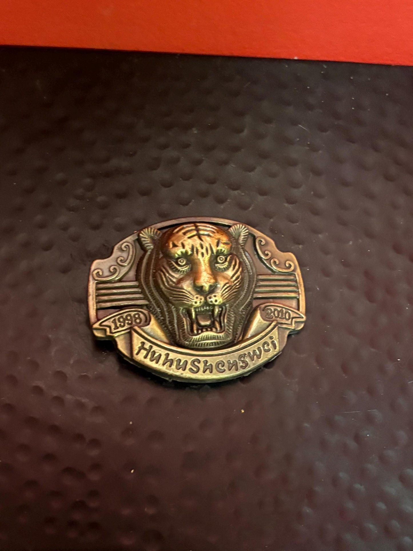 3 1/2 inch long vintage metal tiger belt buckle