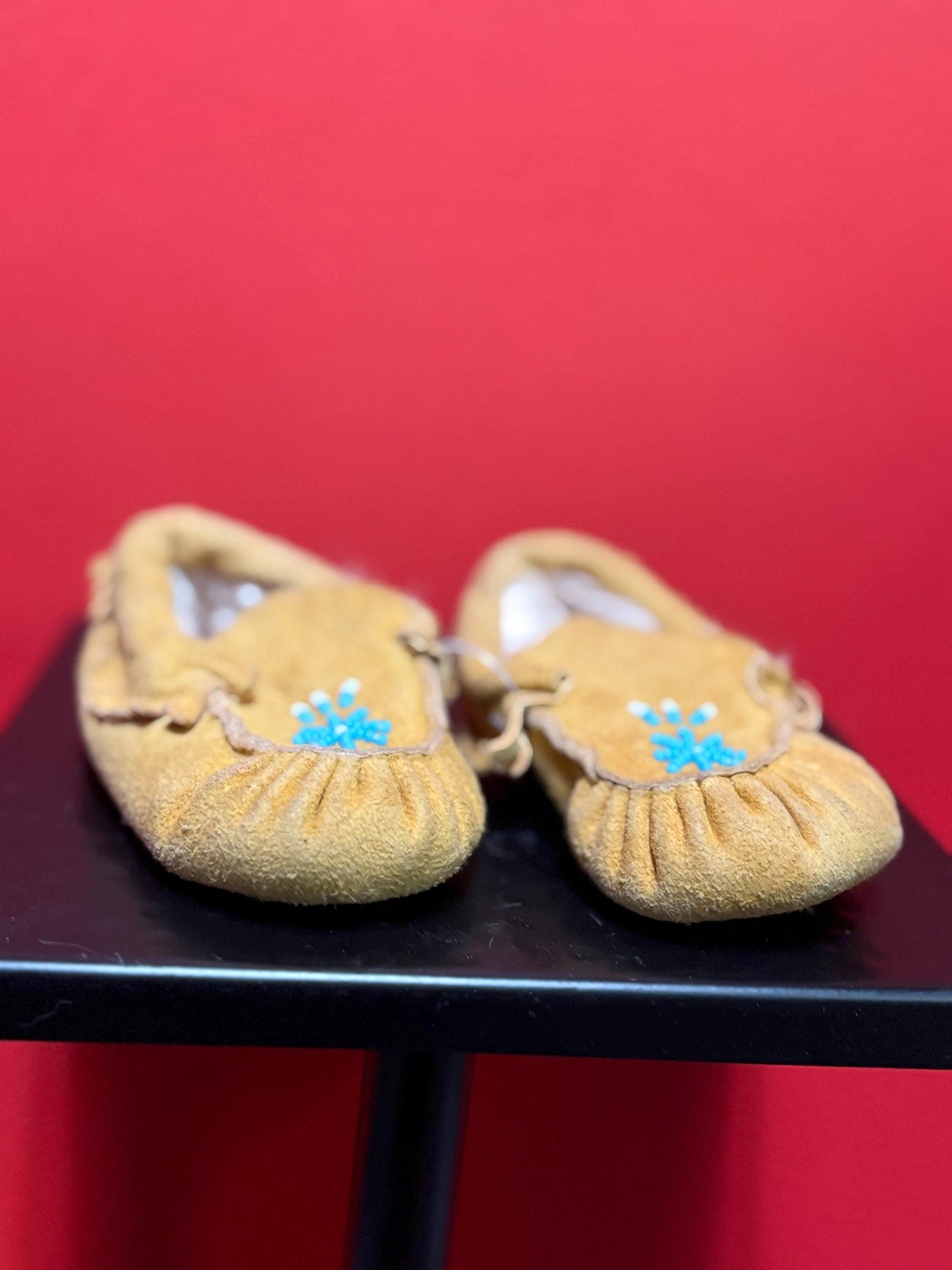 6 inch long leather beaded indigenous First Nations pacific  north West Coast moccasins nice condition