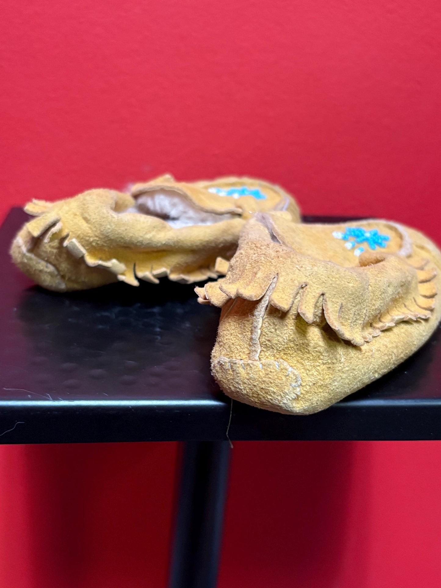 6 inch long leather beaded indigenous First Nations pacific  north West Coast moccasins nice condition