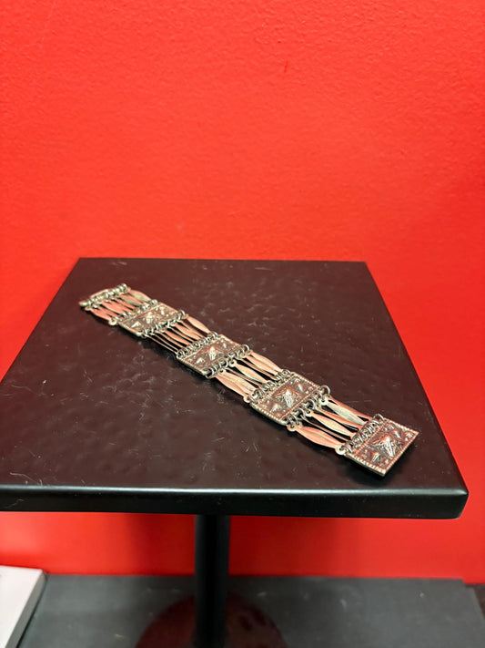 7 1/2 inch long 925 sterling Taxaco Mexican well detailed bracelet  43 grams