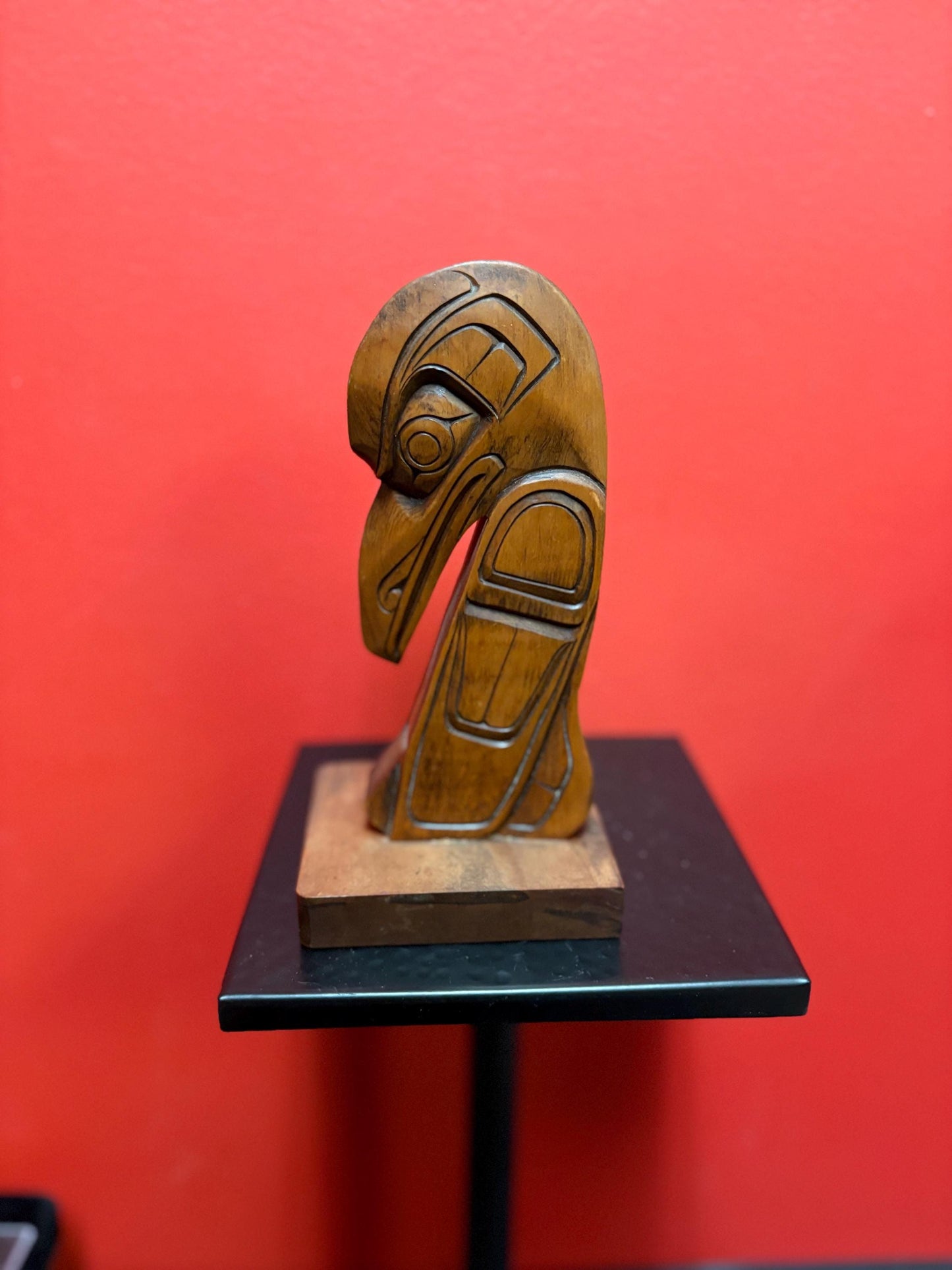 Beautiful indigenous first nation pacific  northwest coast 9 inch tall Raven statue with amazing detail