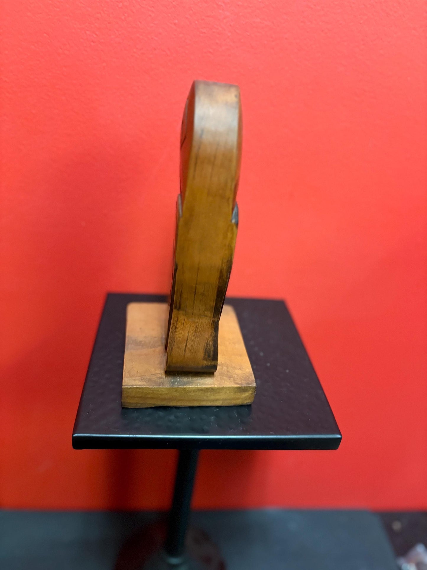 Beautiful indigenous first nation pacific  northwest coast 9 inch tall Raven statue with amazing detail