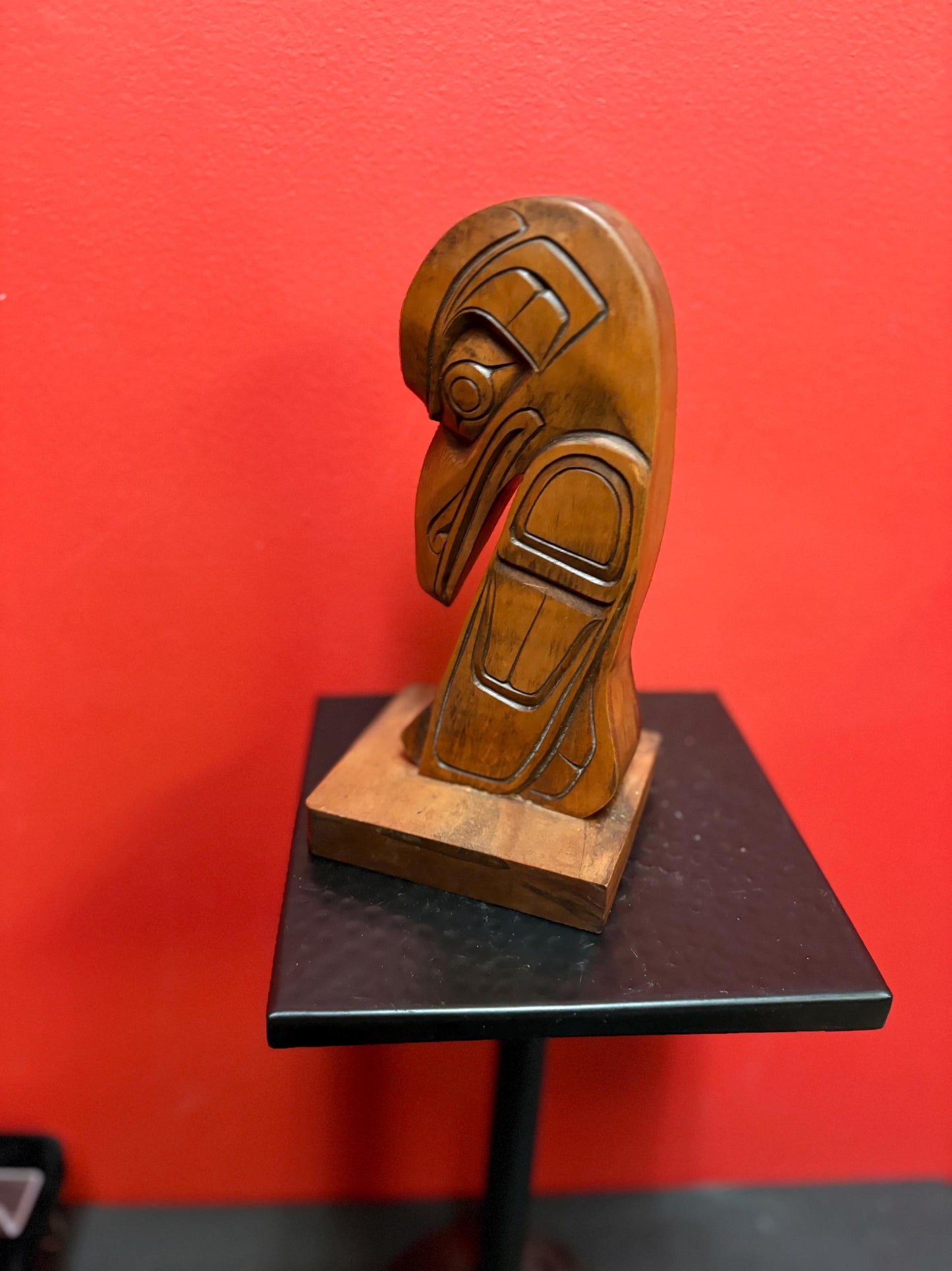 Beautiful indigenous first nation pacific  northwest coast 9 inch tall Raven statue with amazing detail
