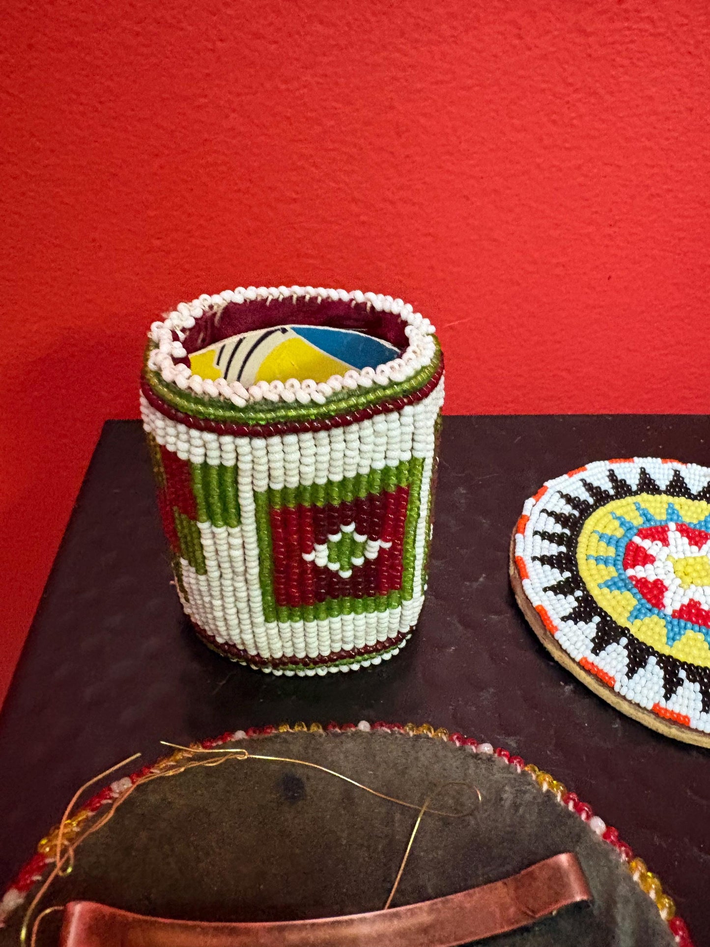 Small lot of indigenous first nations, Canadian beaded pieces