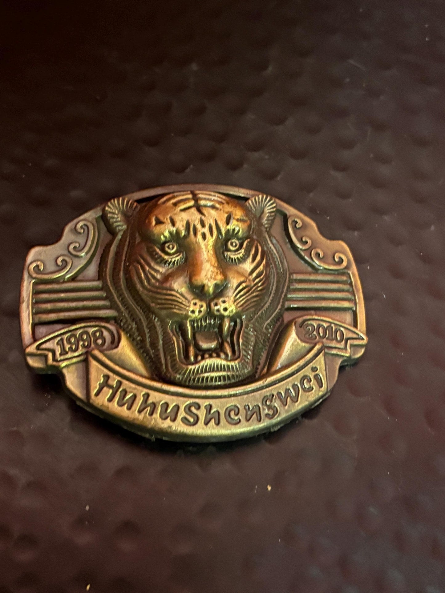 3 1/2 inch long vintage metal tiger belt buckle