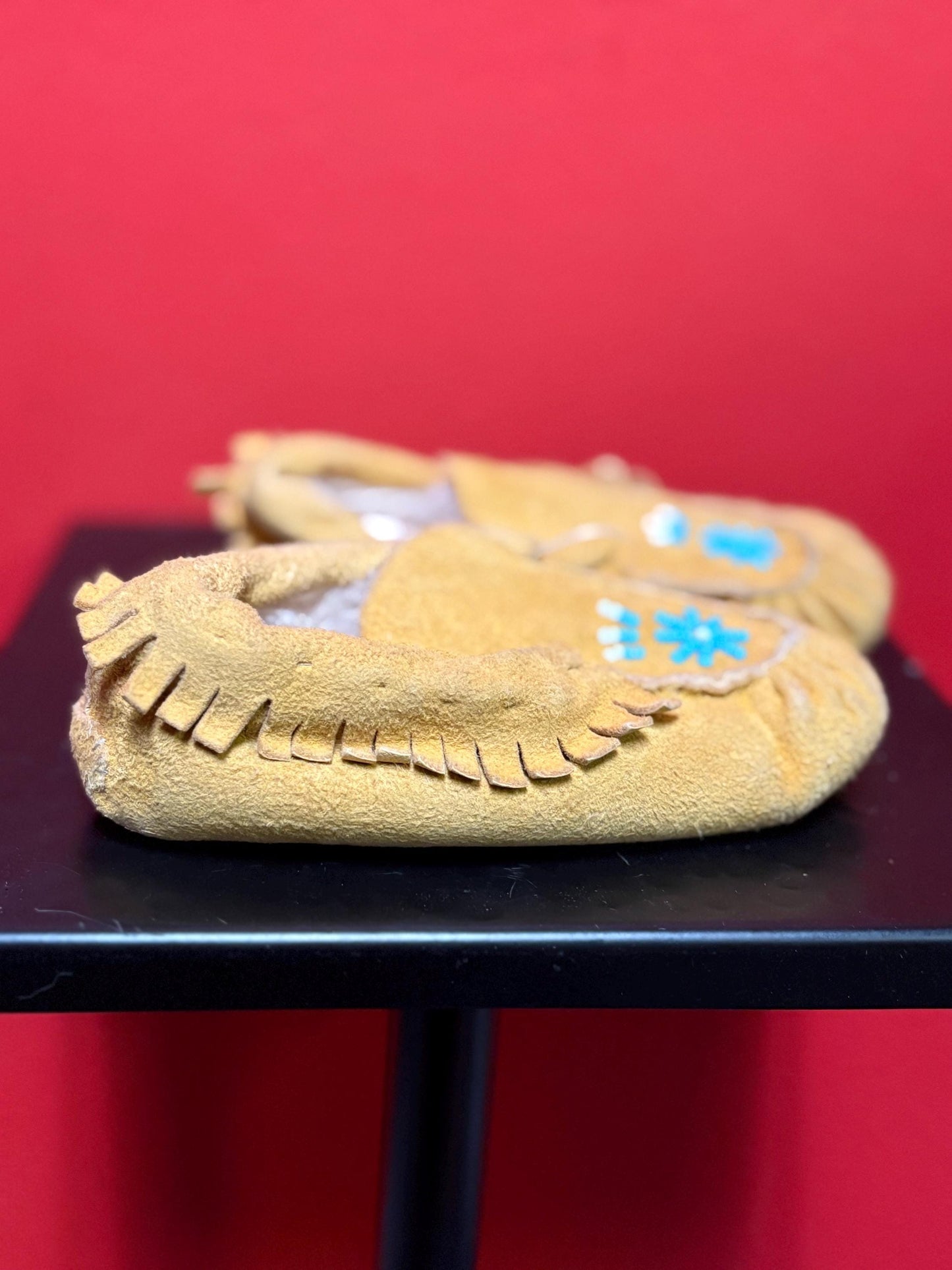 6 inch long leather beaded indigenous First Nations pacific  north West Coast moccasins nice condition