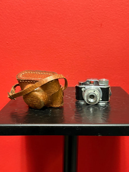 Amazing 2 inch antique Japanese click camera in original leather case  probably works   wow