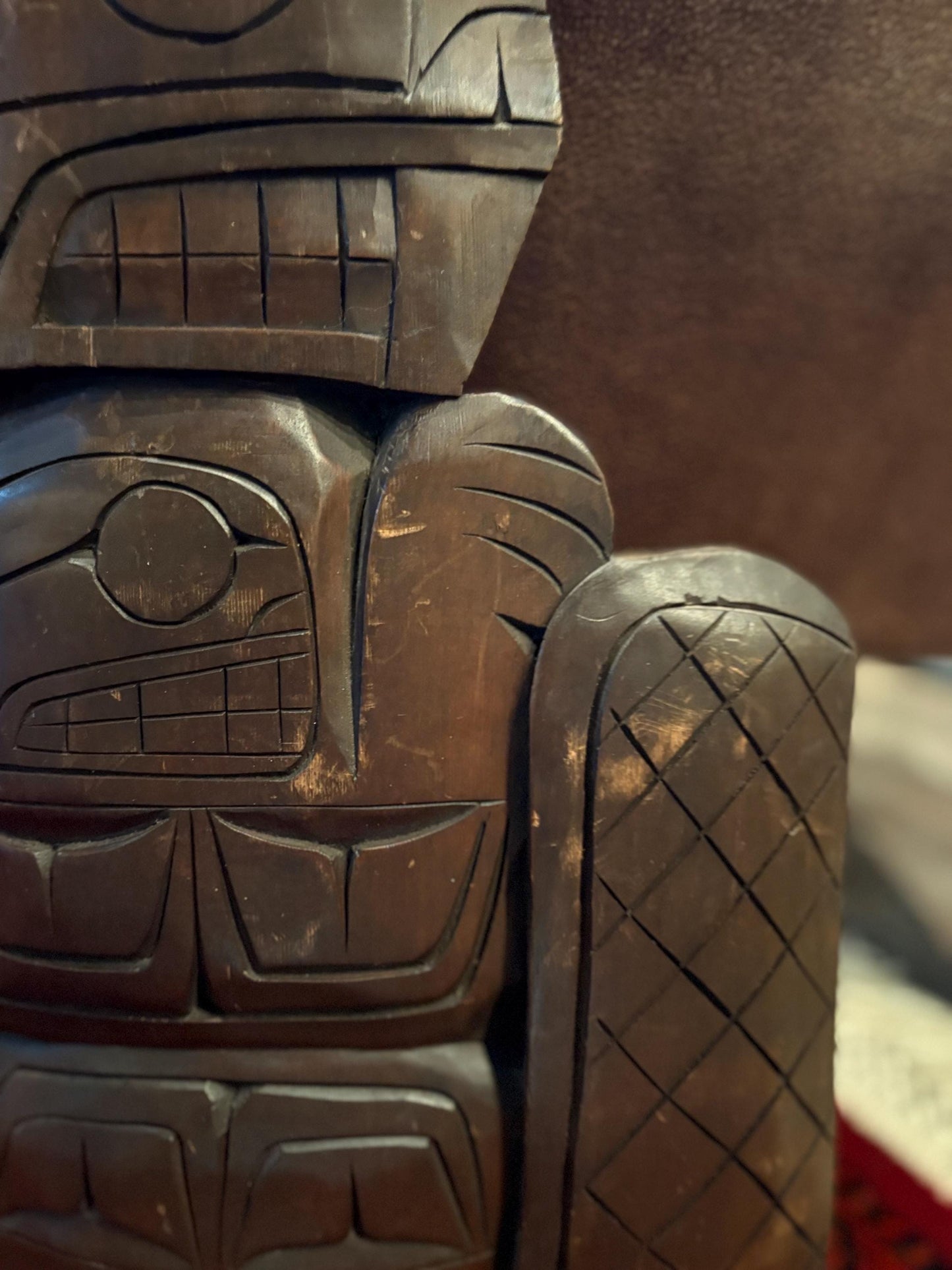 Stunning 20 x 9 wide indigenous first Pacific Northwest Coast Dale Brown Beaver transformation plaque - amazing value and ready to hang