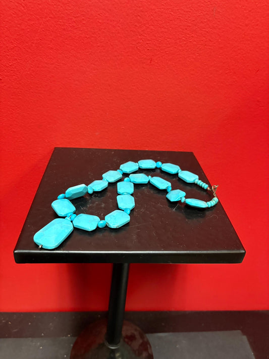 Lovely approximately 20 inch turquoise necklace at great value