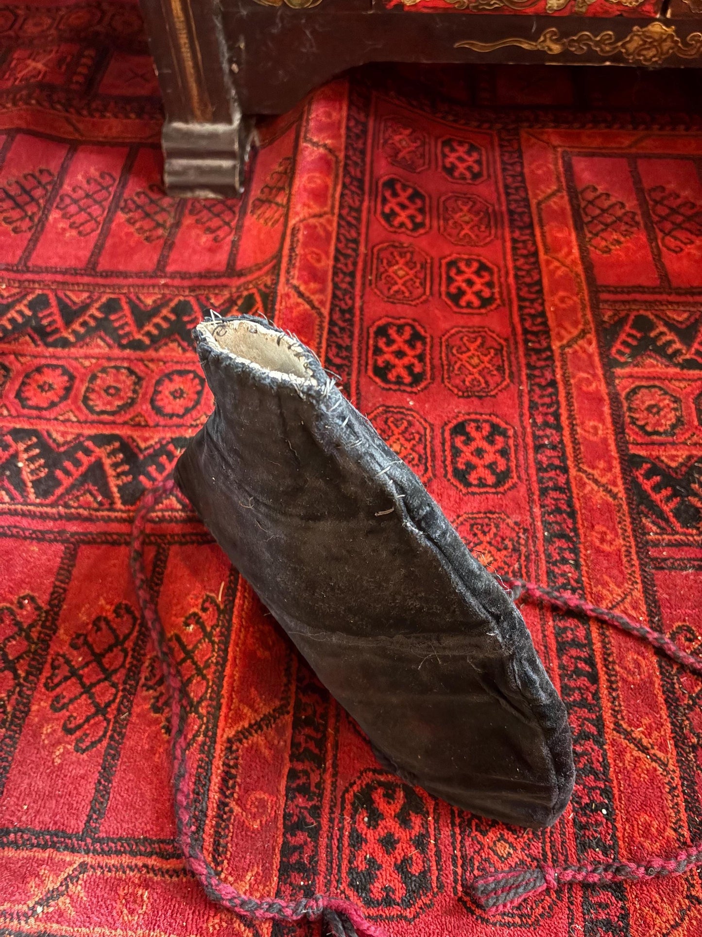 Very cool 12 x 10 high leather and felt indigenous first nations Pacific Northwest coast hat  great condition