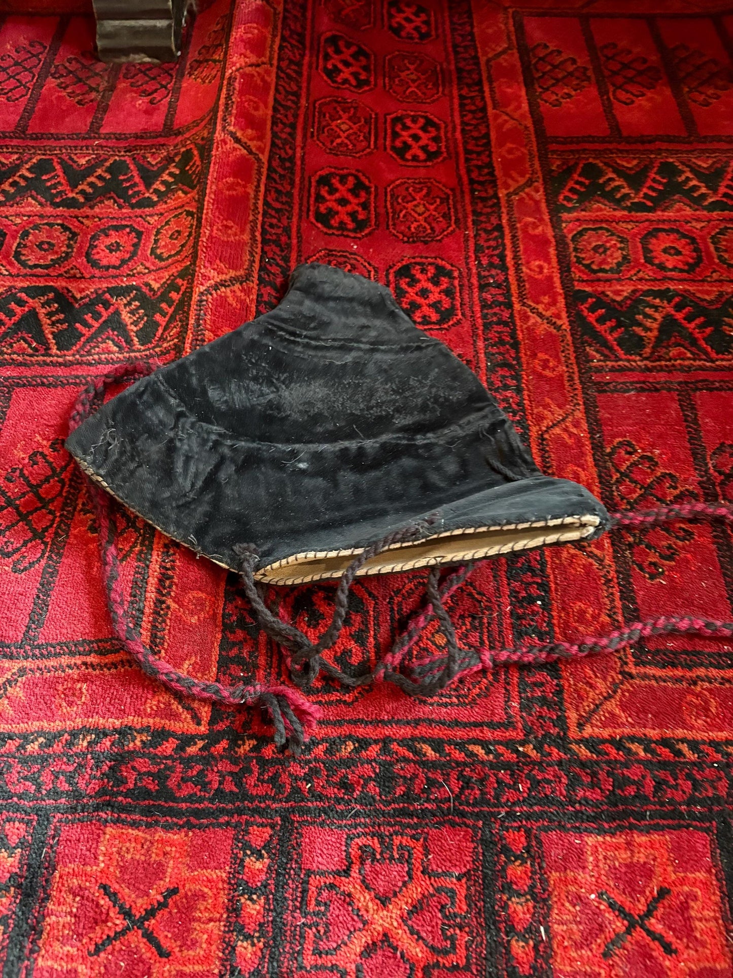 Very cool 12 x 10 high leather and felt indigenous first nations Pacific Northwest coast hat  great condition